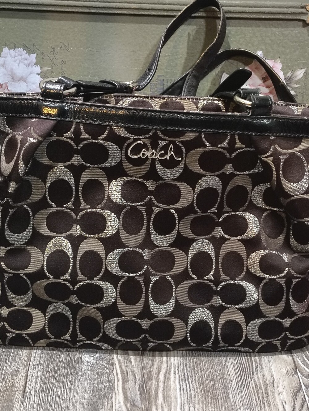 Signature Jacquard Tote Handbag in Black and Cream
